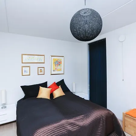 Trendy And Vibrant In A Great Location! * København