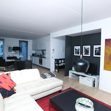 Trendy And Vibrant In A Great Location! *