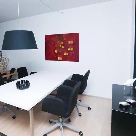 Lejlighed Trendy And Vibrant In A Great Location!