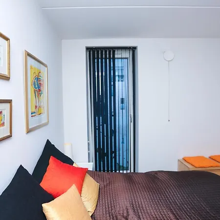 Lejlighed Trendy And Vibrant In A Great Location!